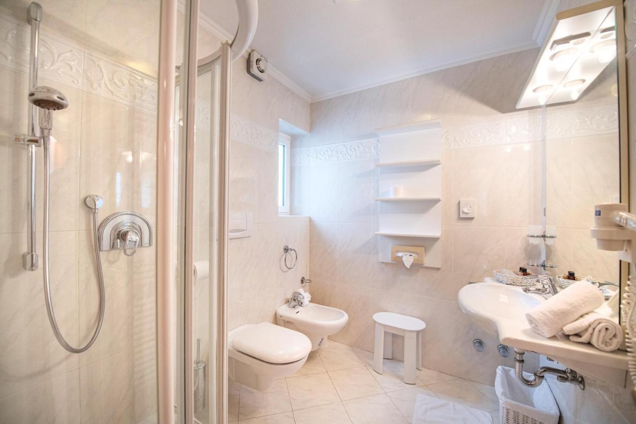 Bed and Breakfast Garni Bondi Сельва-ді-Валь-Гардена Екстер'єр фото